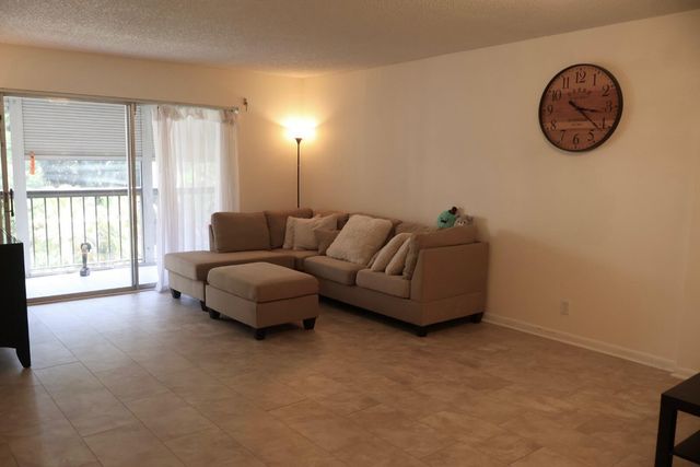 7080 NOVA Drive 307B, Davie, FL 33317
