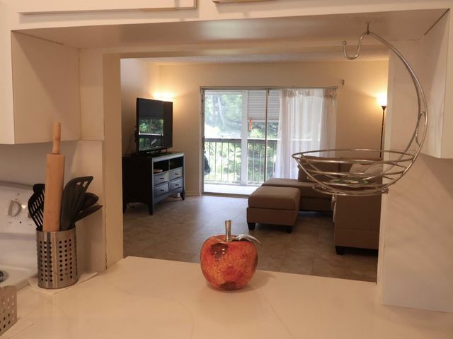 7080 NOVA Drive 307B, Davie, FL 33317