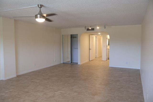 7080 NOVA Drive 307B, Davie, FL 33317