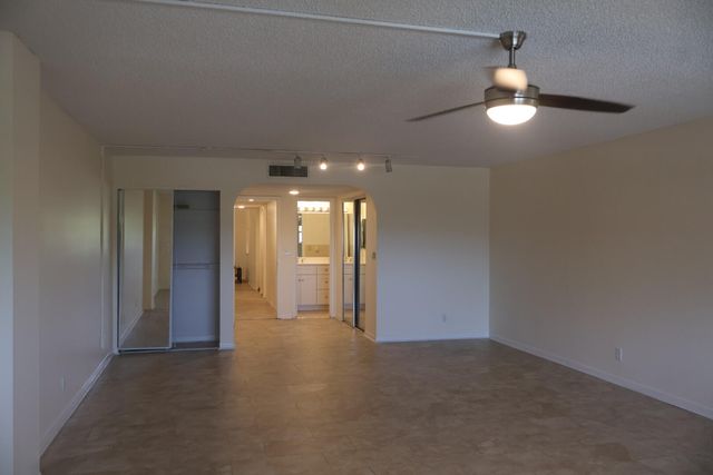 7080 NOVA Drive 307B, Davie, FL 33317