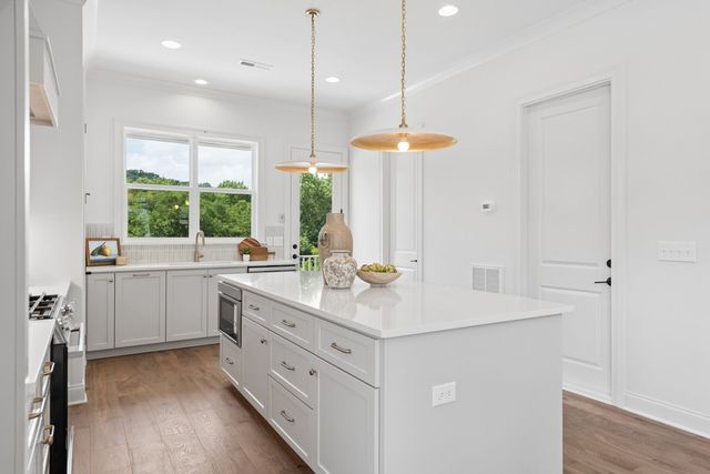 4009 Forestside Dr, Franklin, TN 37064