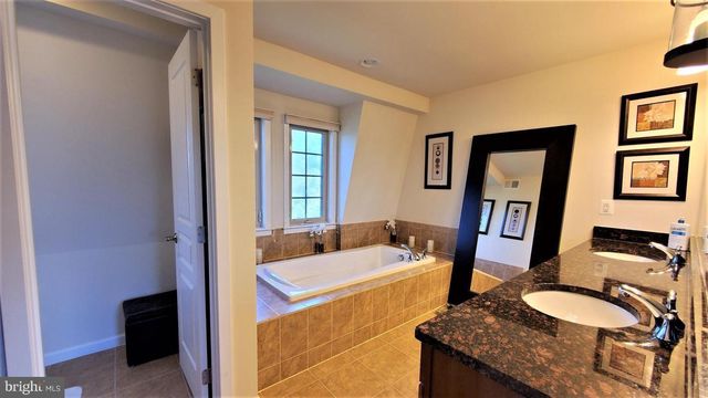 9700 CEDAR FARM CIRCLE, Fairfax, VA 22031