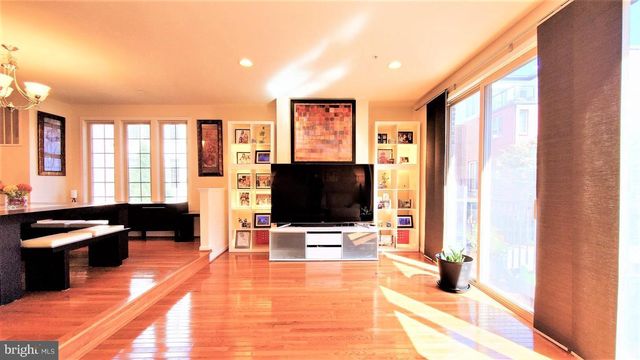 9700 CEDAR FARM CIRCLE, Fairfax, VA 22031