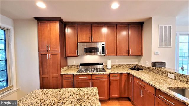9700 CEDAR FARM CIRCLE, Fairfax, VA 22031