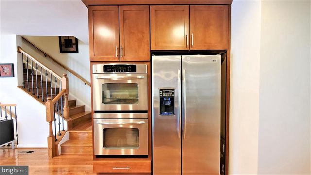 9700 CEDAR FARM CIRCLE, Fairfax, VA 22031