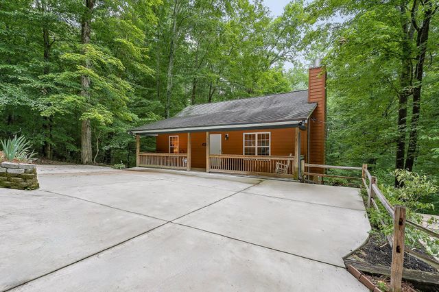 375 Lakeside Dr, Smithville, TN 37166