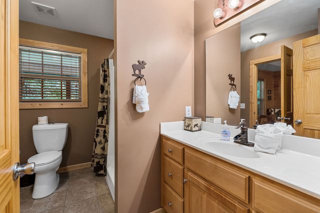 375 Lakeside Dr, Smithville, TN 37166