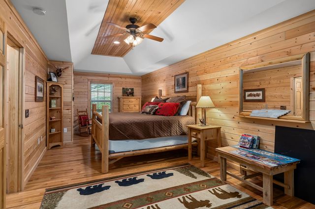 375 Lakeside Dr, Smithville, TN 37166