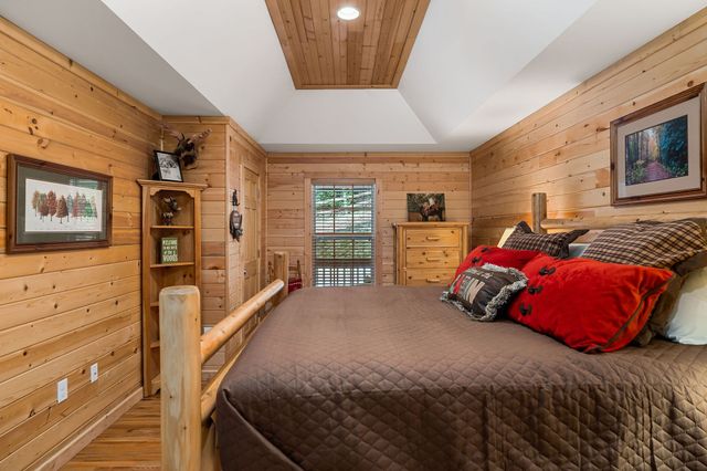 375 Lakeside Dr, Smithville, TN 37166