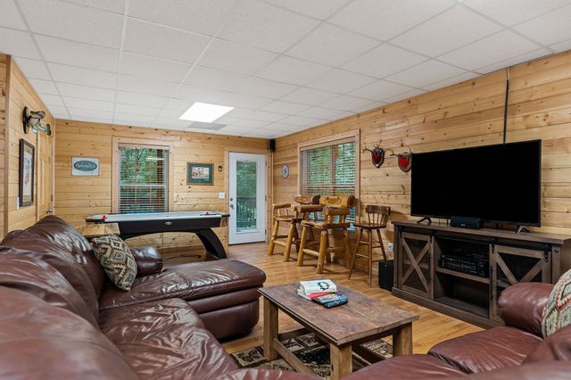 375 Lakeside Dr, Smithville, TN 37166