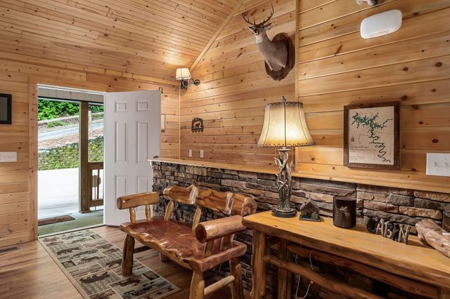 375 Lakeside Dr, Smithville, TN 37166