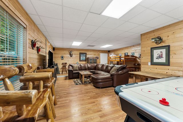 375 Lakeside Dr, Smithville, TN 37166