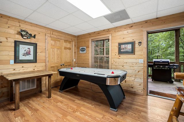 375 Lakeside Dr, Smithville, TN 37166