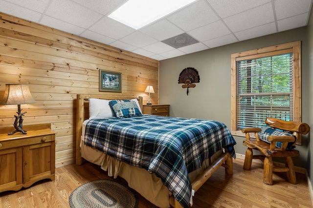 375 Lakeside Dr, Smithville, TN 37166