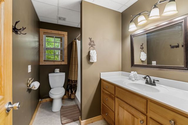 375 Lakeside Dr, Smithville, TN 37166