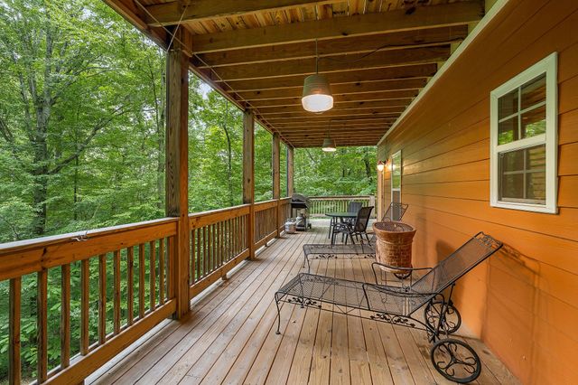 375 Lakeside Dr, Smithville, TN 37166