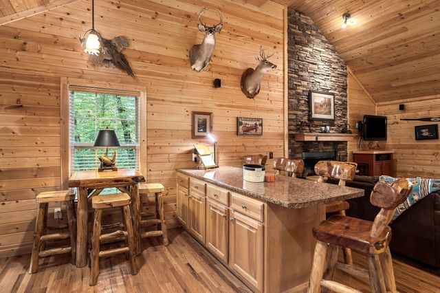 375 Lakeside Dr, Smithville, TN 37166