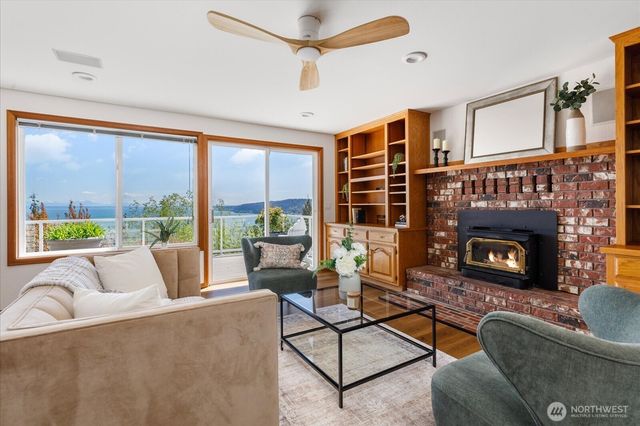 4444 Norris Lane, Oak Harbor, WA 98277