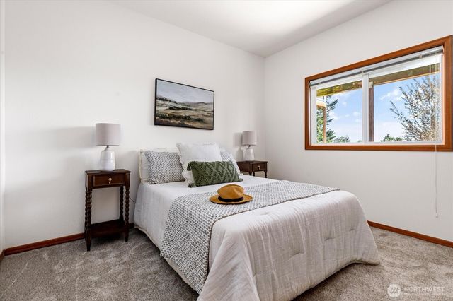 4444 Norris Lane, Oak Harbor, WA 98277