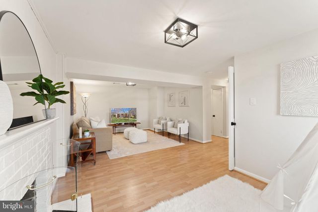 4211 NUTWOOD WAY, Fairfax, VA 22032