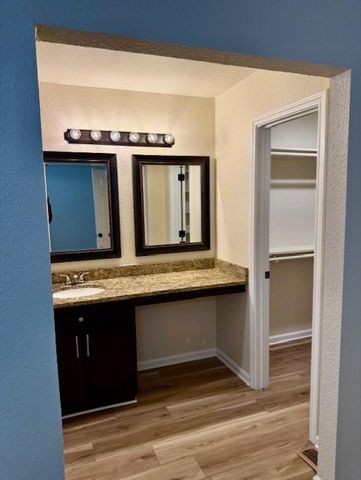 1401-A Summer Creek DR A, Austin, TX 78704