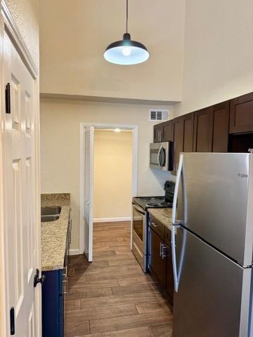 1401-A Summer Creek DR A, Austin, TX 78704