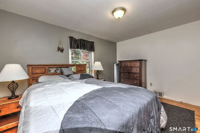 92 Melbourne Court, Naugatuck, CT 06770