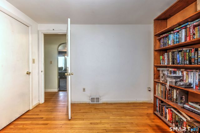 92 Melbourne Court, Naugatuck, CT 06770