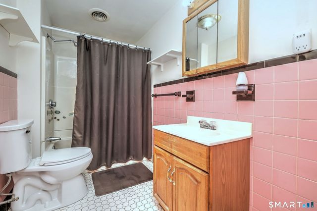 92 Melbourne Court, Naugatuck, CT 06770