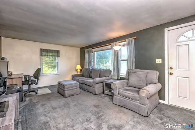 92 Melbourne Court, Naugatuck, CT 06770