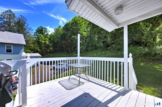 92 Melbourne Court, Naugatuck, CT 06770