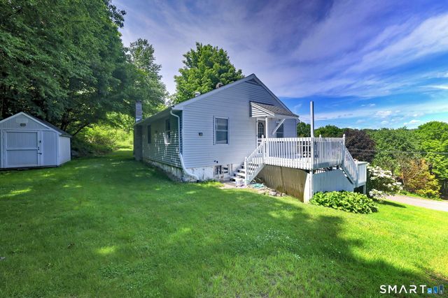92 Melbourne Court, Naugatuck, CT 06770