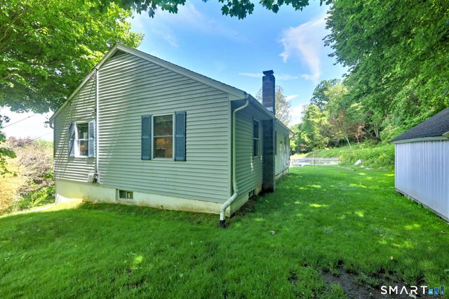 92 Melbourne Court, Naugatuck, CT 06770