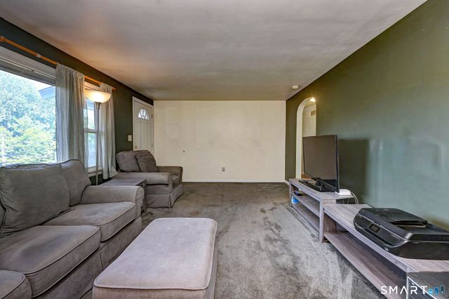 92 Melbourne Court, Naugatuck, CT 06770