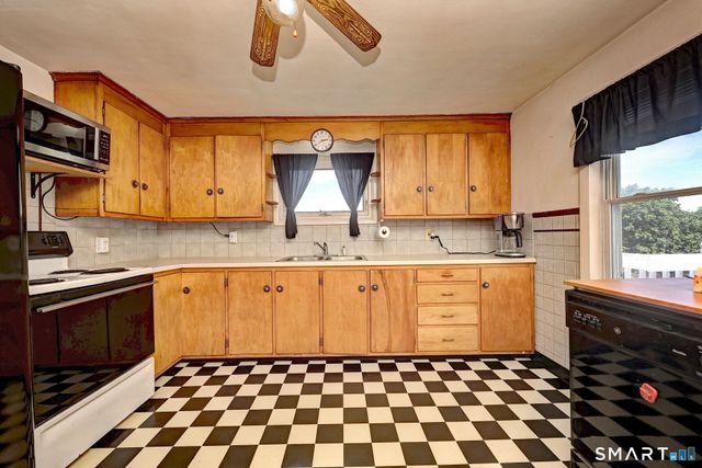 92 Melbourne Court, Naugatuck, CT 06770