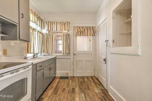 400 New Street, Johnson City, TN 37601