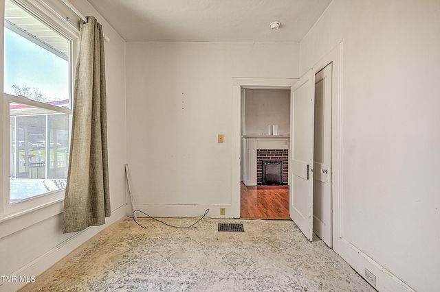 400 New Street, Johnson City, TN 37601