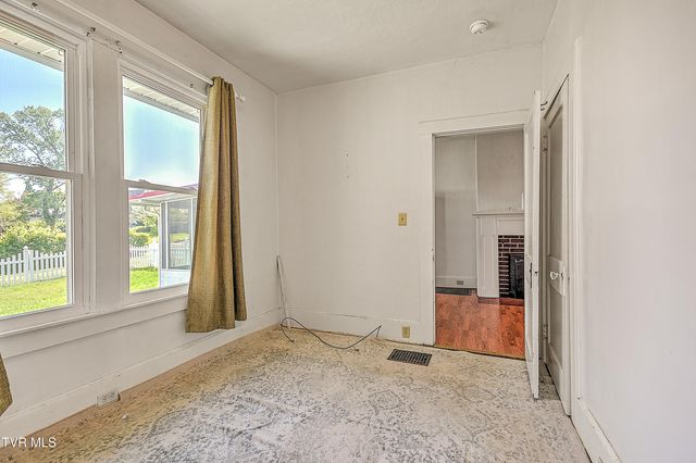 400 New Street, Johnson City, TN 37601