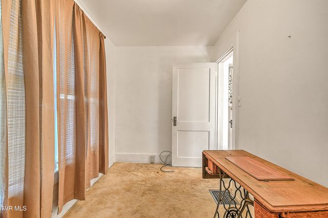 400 New Street, Johnson City, TN 37601