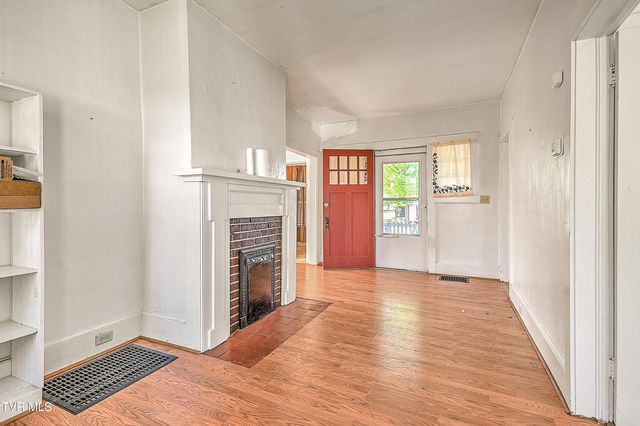 400 New Street, Johnson City, TN 37601