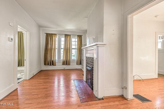 400 New Street, Johnson City, TN 37601