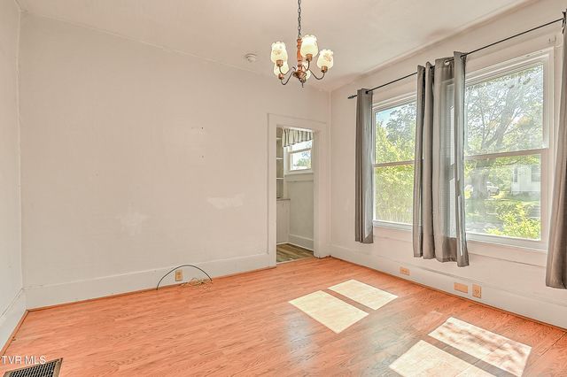 400 New Street, Johnson City, TN 37601