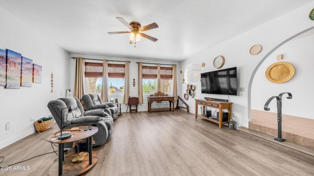 95 S VAL VISTA Road, Apache Junction, AZ 85119