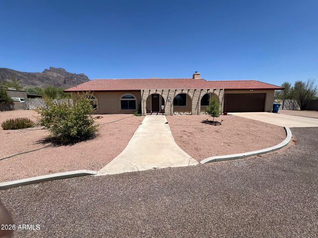 95 S VAL VISTA Road, Apache Junction, AZ 85119
