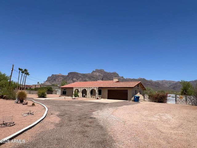 95 S VAL VISTA Road, Apache Junction, AZ 85119