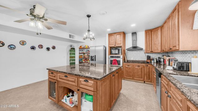 95 S VAL VISTA Road, Apache Junction, AZ 85119