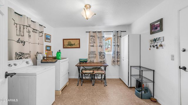 95 S VAL VISTA Road, Apache Junction, AZ 85119