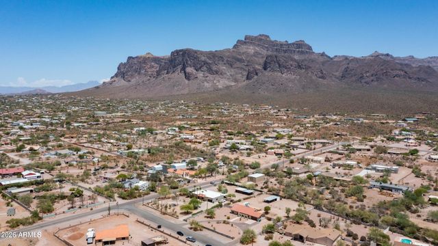 95 S VAL VISTA Road, Apache Junction, AZ 85119