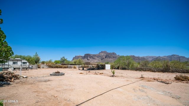 95 S VAL VISTA Road, Apache Junction, AZ 85119