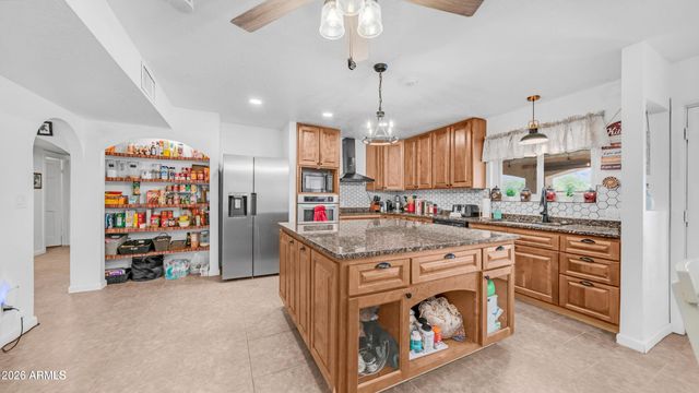 95 S VAL VISTA Road, Apache Junction, AZ 85119